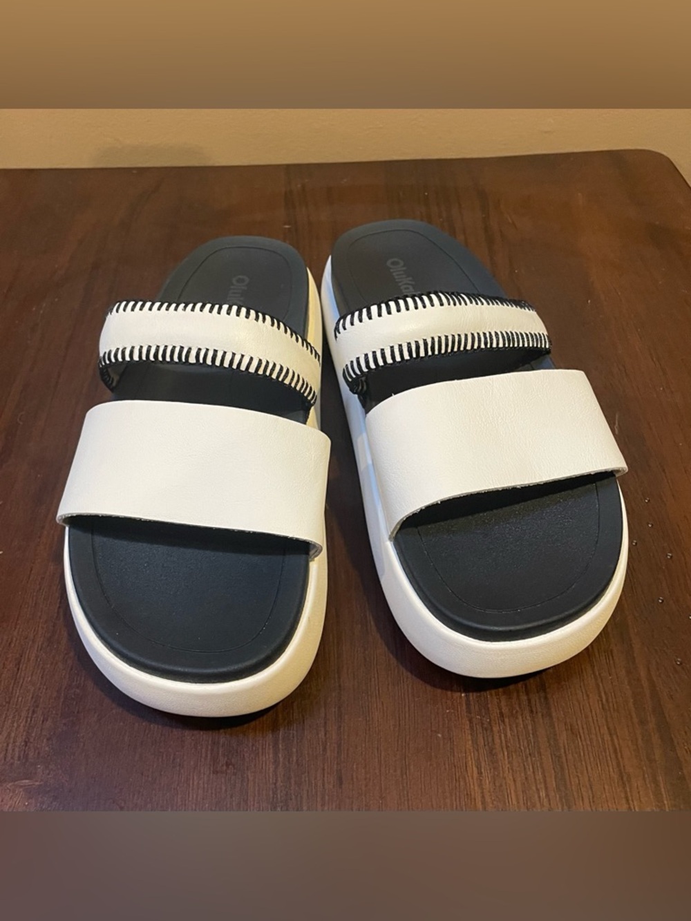 OluKai Pae Slide Sandal, Leather, White / Black, Women’s Size 7 - Picture 3 of 12